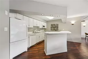 10411 Cedar Lake Rd, Minnetonka, MN 55305 - Photo 34