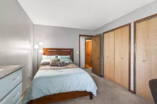 1046 E Travelers Trail, Burnsville, MN 55337 - Photo 16