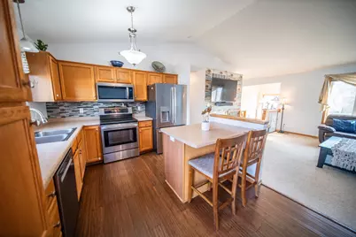 805 5th Avenue NW, Dodge Center, MN 55927 - Photo 8