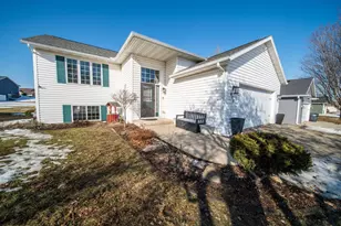 805 5th Ave NW, Dodge Center, MN 55927 - Photo 2