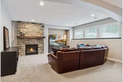 5855 Zanzibar Lane N, Plymouth, MN 55446 - Photo 10