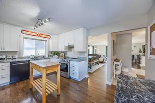 2 Belvidere St E, Saint Paul, MN 55107 - Photo 12