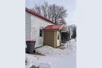 113 E Ash Street, Parkers Prairie, MN 56361 - Photo 2
