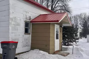 113 E Ash St, Parkers Prairie, MN 56361 - Photo 2