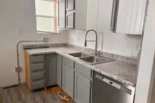 113 E Ash St, Parkers Prairie, MN 56361 - Photo 6