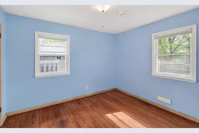 10409 Upton Avenue S, Bloomington, MN 55431 - Photo 12