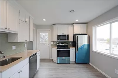 298 Jenks Avenue, Saint Paul, MN 55130 - Photo 8