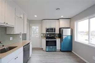 298 Jenks Ave, Saint Paul, MN 55130 - Photo 8