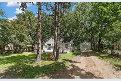8827 Lincoln Street NE, Blaine, MN 55434 - Photo 4