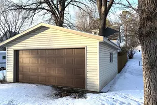 519 Spruce St, Fergus Falls, MN 56537 - Photo 40