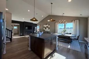 1649 Lund Way, Shakopee, MN 55379 - Photo 6