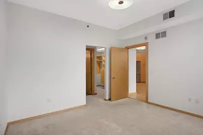 1240 S 2nd Street #723, Minneapolis, MN 55415 - Photo 16