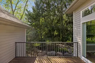 7660 Woodview Ct, Edina, MN 55439 - Photo 16