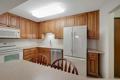 10451 Greenbrier Road #211, Minnetonka, MN 55305 - Photo 6