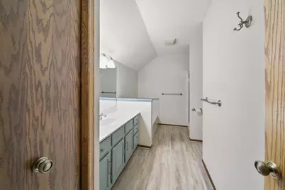 13416 Parkwood Drive, Burnsville, MN 55337 - Photo 10