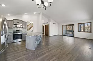 13416 Parkwood Dr, Burnsville, MN 55337 - Photo 4