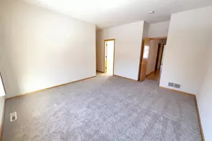 4298 Balsam Ln N, Plymouth, MN 55441 - Photo 4