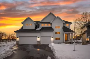 2388 Laurie Ct, Roseville, MN 55113 - Photo 2