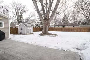 3000 Arona St, Roseville, MN 55113 - Photo 8