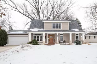 3000 Arona St, Roseville, MN 55113 - Photo 2
