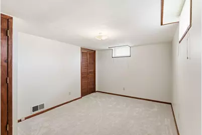 1955 Idaho Avenue E, Saint Paul, MN 55119 - Photo 32