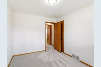 1955 Idaho Avenue E, Saint Paul, MN 55119 - Photo 18