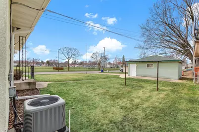 1955 Idaho Avenue E, Saint Paul, MN 55119 - Photo 38