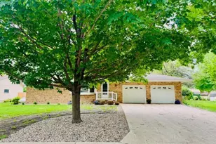 3033 Redwood Ave, Slayton, MN 56172 - Photo 1