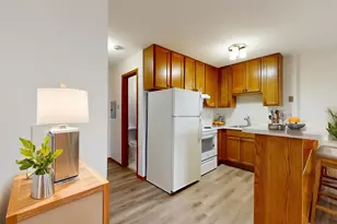 2216 Pleasant Ave, Minneapolis, MN 55404 - Photo 2