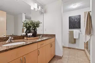 215 10th Ave S, Minneapolis, MN 55415 - Photo 20