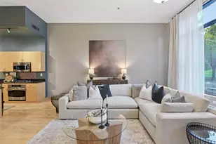 215 10th Ave S, Minneapolis, MN 55415 - Photo 2