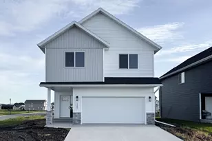 3252 36th Ave S, Moorhead, MN 56560 - Photo 1