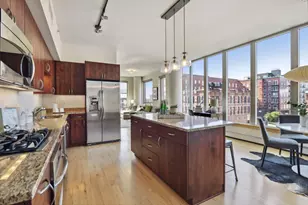 215 10th Ave S, Minneapolis, MN 55415 - Photo 2