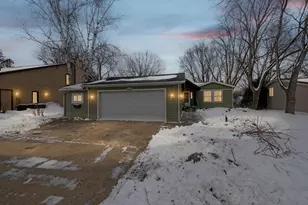110136 Stanford Cir, Chaska, MN 55318 - Photo 1