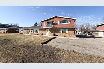 1434 1st Avenue SW #3B, Worthington, MN 56187 - Photo 2