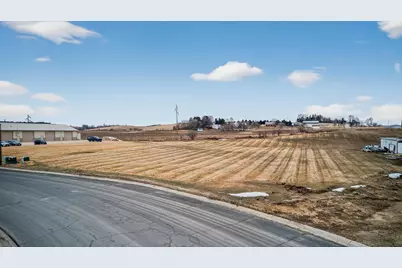 133 W Circle Drive, Saint Charles, MN 55972 - Photo 1