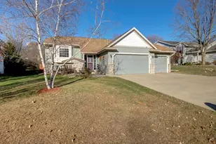 820 Pine Ct NE, Pine Island, MN 55963 - Photo 2