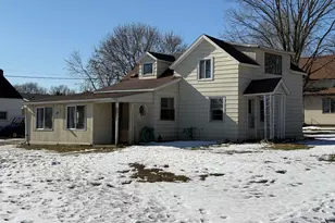 301 4th St SW, Pine Island, MN 55963 - Photo 1