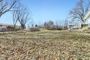 5705 Phoenix St, Golden Valley, MN 55422 - Photo 8