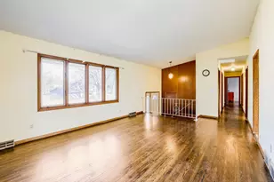 5705 Phoenix St, Golden Valley, MN 55422 - Photo 10