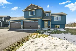 4617 8th St NE, Saint Cloud, MN 56304 - Photo 2