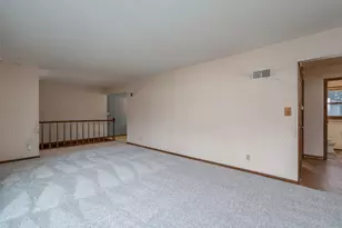 123 Knollcrest Dr, Mankato, MN 56001 - Photo 6