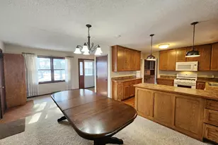 105 E Hawthorne St, Albert Lea, MN 56007 - Photo 12