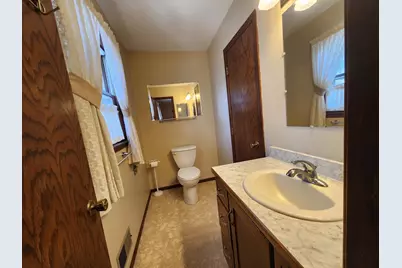 105 E Hawthorne Street, Albert Lea, MN 56007 - Photo 24