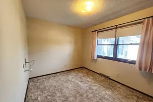 105 E Hawthorne St, Albert Lea, MN 56007 - Photo 30