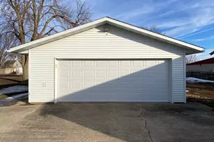 245 N Broadway, Alden, MN 56009 - Photo 4