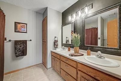 8068 Jody Avenue S, Cottage Grove, MN 55016 - Photo 16