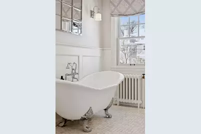 2116 W Lake Of The Isles Parkway, Minneapolis, MN 55405 - Photo 48