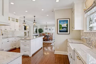 2116 W Lake Of The Isles Parkway, Minneapolis, MN 55405 - Photo 28