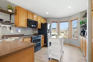 236 Ardennes Ave E, Shakopee, MN 55379 - Photo 6